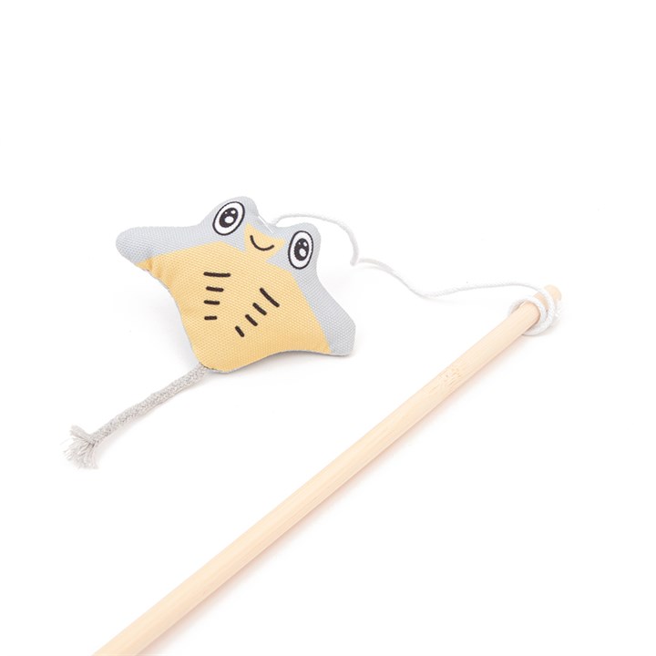 Great&Small Oddity Ocean Stingray Cat Dangler