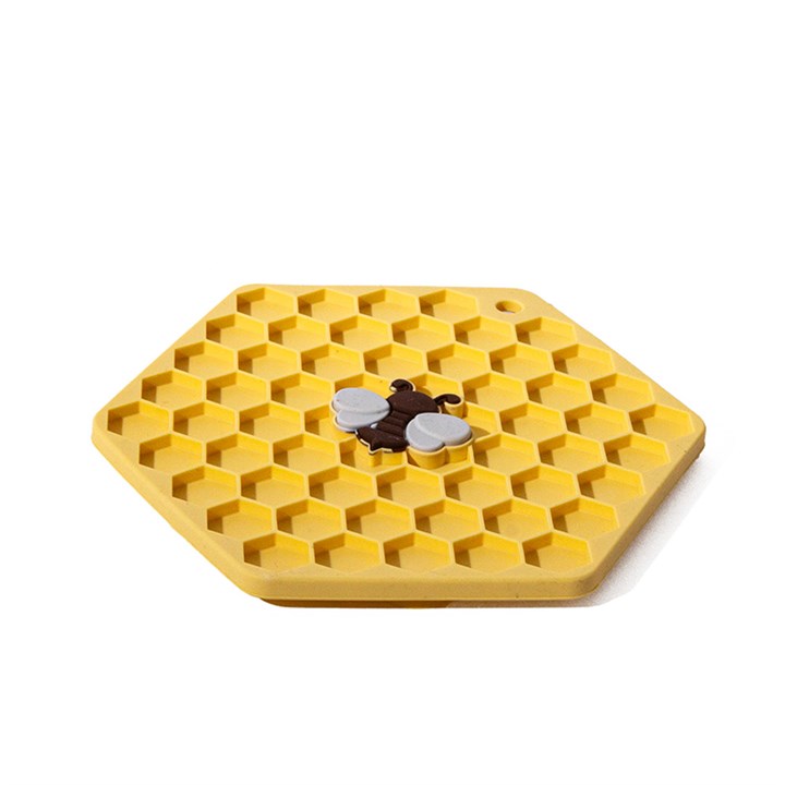 Great&Small Slow Down Bee Hive Silicone Snack Pad